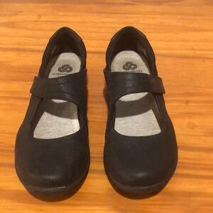 WOMENS SIZE 7.5 CLARKS CLOUDSTEPPERS MARY JANE FLATS